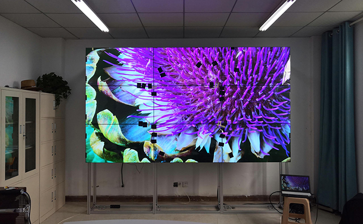 液晶拼接屏的歷史發(fā)展：從小尺寸到大尺寸，從低分辨率到高分辨率